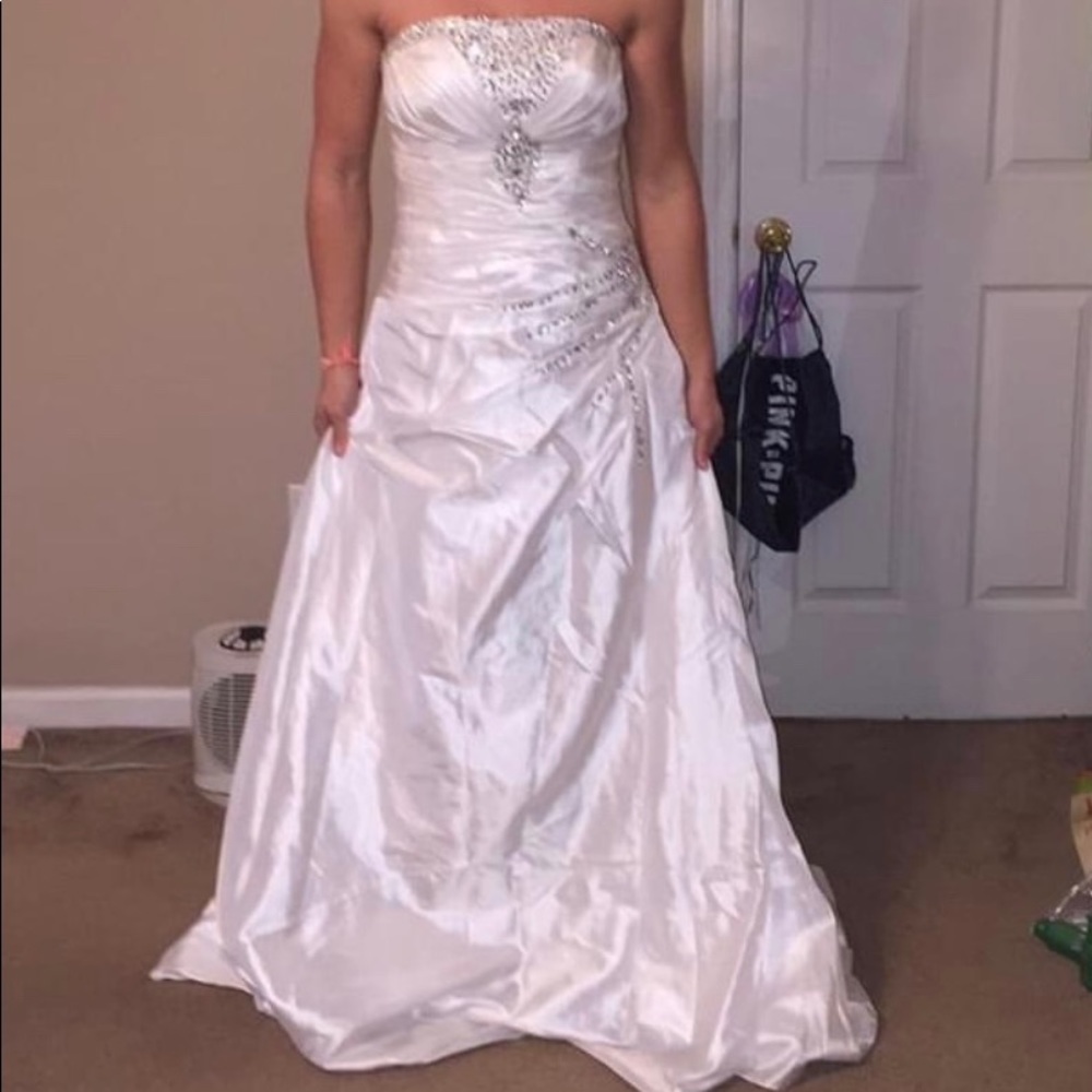 Beautiful Wedding Dress ❤️